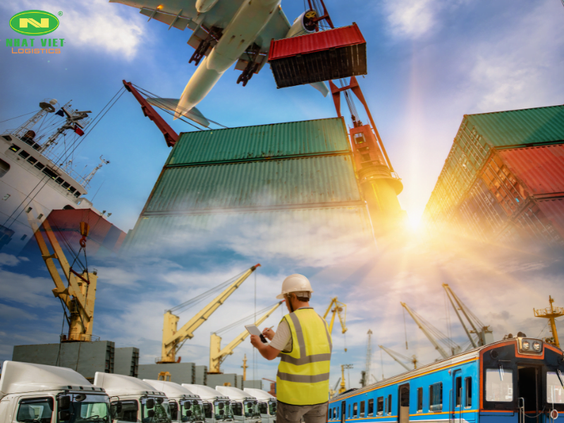 Kho logistics là hệ thống kho gắn liền với hoạt động sản xuất của doanh nghiệp.