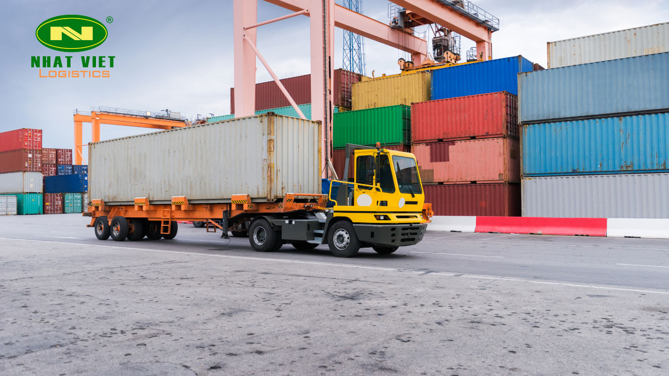 Dịch vụ vận chuyển container từ TPHCM