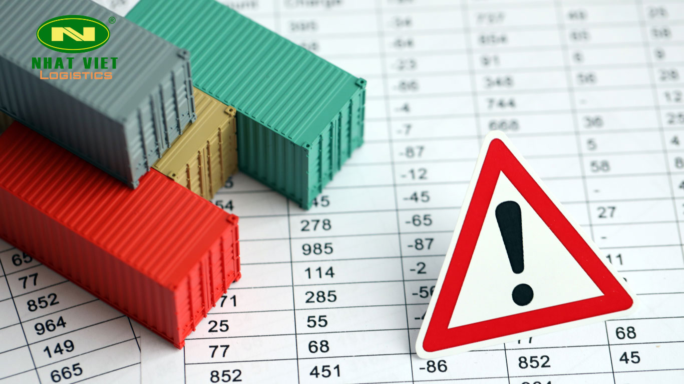Hàng tạm nhập tái xuất của được miễn thuế hay không?
