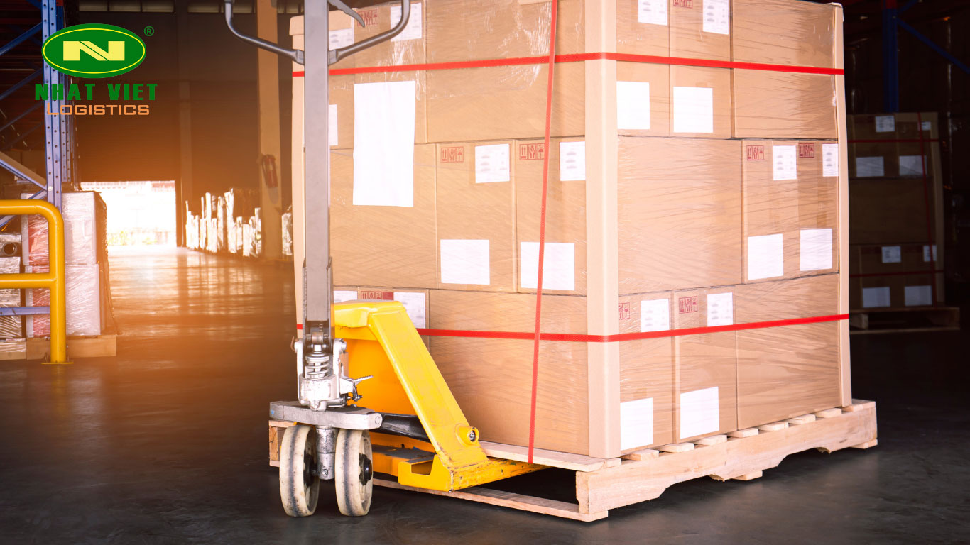 Cách xếp hàng lên pallet